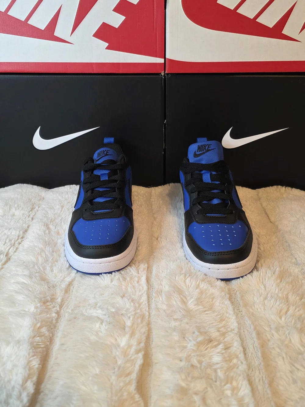Nike Low Top Sneakers — Black & Royal Blue
